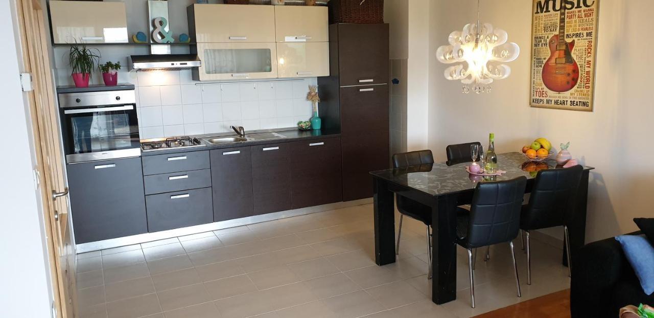 Apartma Orange Apartment Копер Екстериор снимка