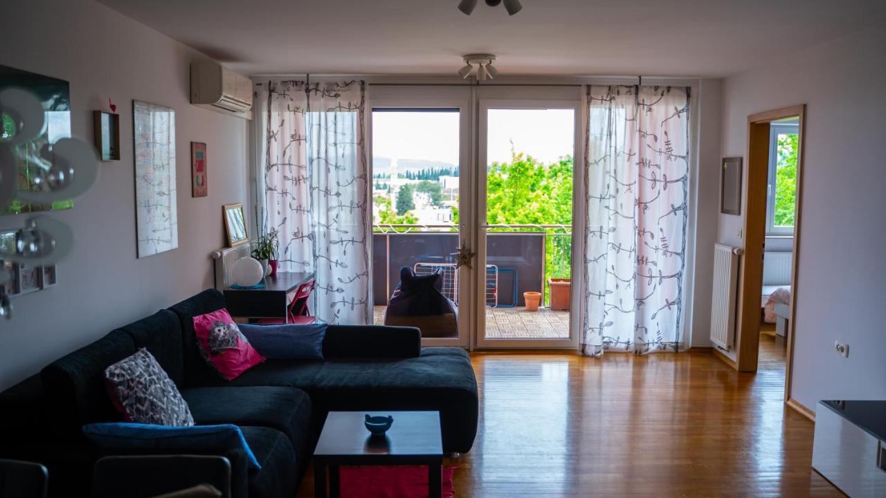 Apartma Orange Apartment Копер Екстериор снимка