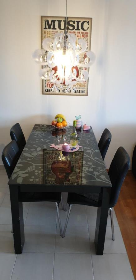 Apartma Orange Apartment Копер Екстериор снимка